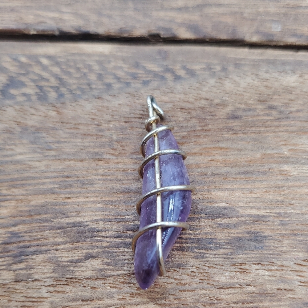 Amethyst Spiral Wire-Wrap Pendant - Purple P405